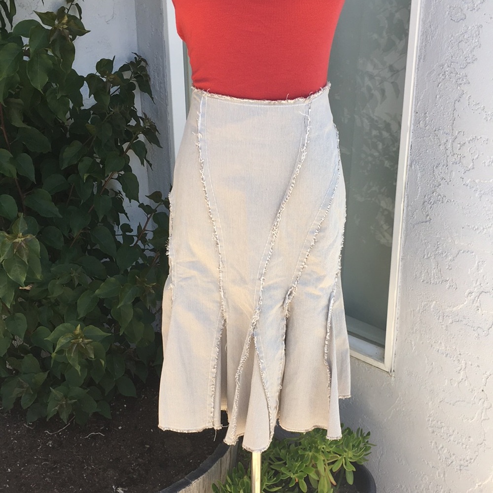 Anthropologie brand Poleci distressed skirt